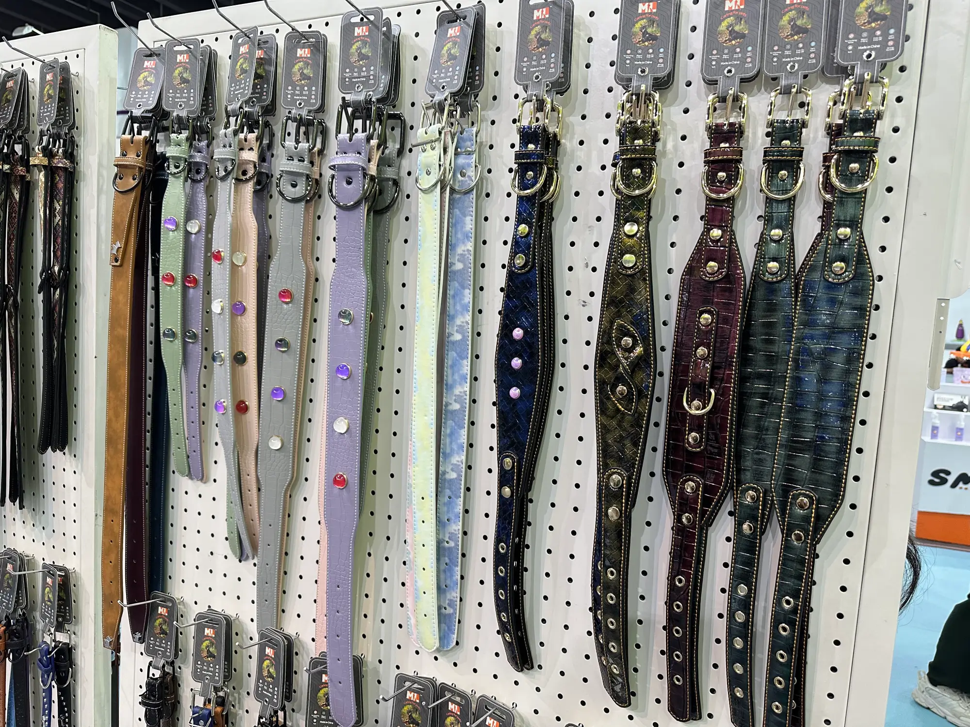 Leather strap diamond pet fashion collar