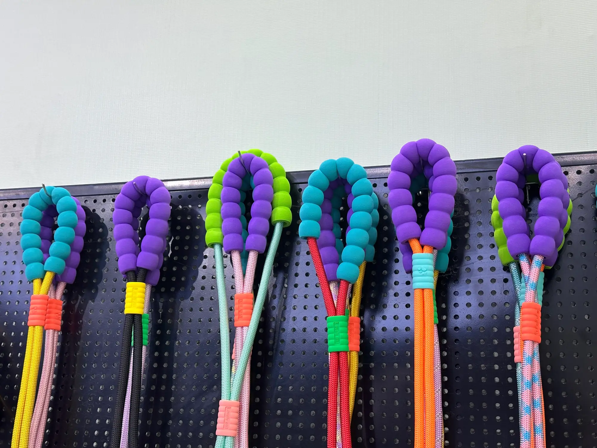 Pet leash made of foam and nylon